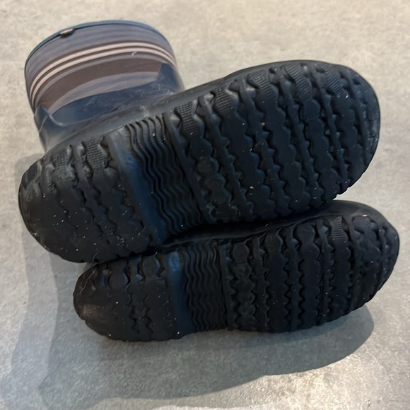 Bogs Striped Navy Blue Rain Boots - Picture 6 of 8